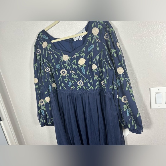 JessaKae & Leah Ryder Leah Navy Floral Embroidered Long Sleeve A-Line Dress 2X - Picture 3 of 9